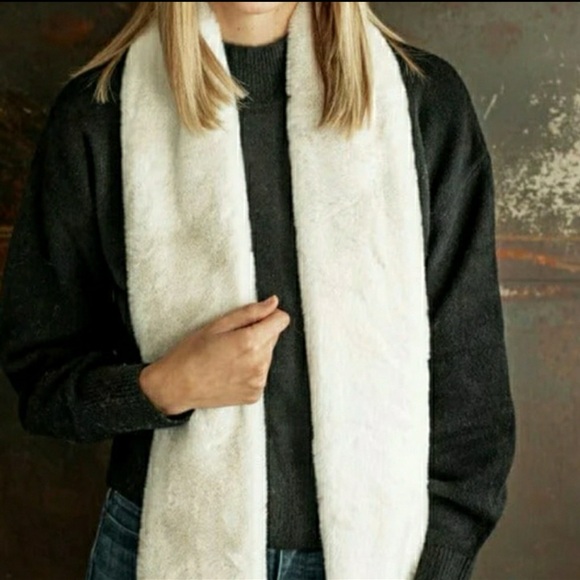 Minky coutour Leopard Print faux fur scarf - Picture 5 of 6